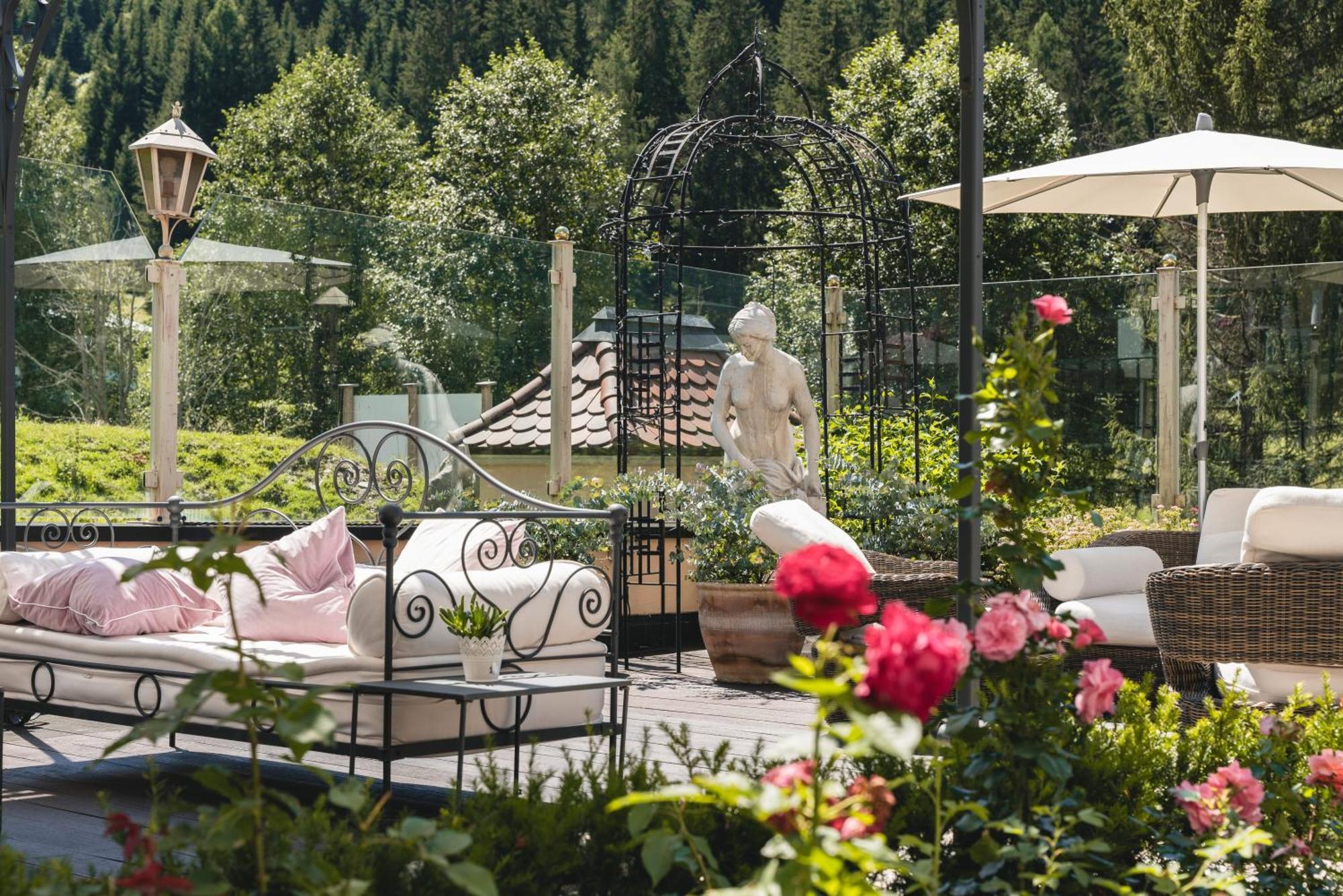 Traumhotel Alpina Superior --Yoga Und Ayurvedahotel (Adults Only) แกร์ลอส ภายนอก รูปภาพ